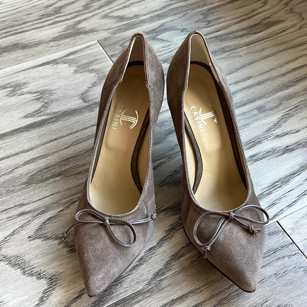Casini genuine leather pumps size 38, US7.5